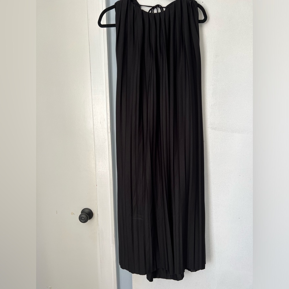 Elegant Black Pleated Dress Zara
